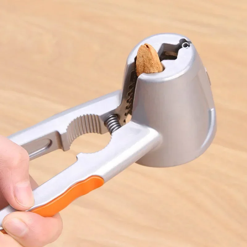 1pcs New Crack Almond Walnut Hazel Filbert Nut Kitchen Nutcracker  Clip Clamp Plier Cracker Pecan Hazelnut Crack Tools