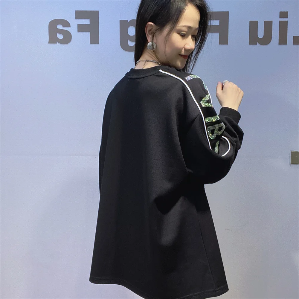 เสื้อสเวตเชิ้ตแขนยาวคอกลมทรงโอเวอร์ไซส์สำหรับผู้หญิง สไตล์ Y2K ลำลอง ประดับเลื่อม ลายการ์ตูน สำหรับฤดูใบไม้ผลิ