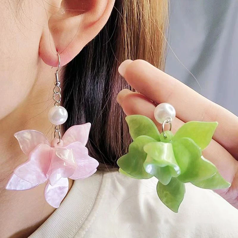 Unique Acrylic Pink Flower Exaggerate Earrings Elegant White Big Flower Drop Earrings For Women Summer Floral Statement Jewelry