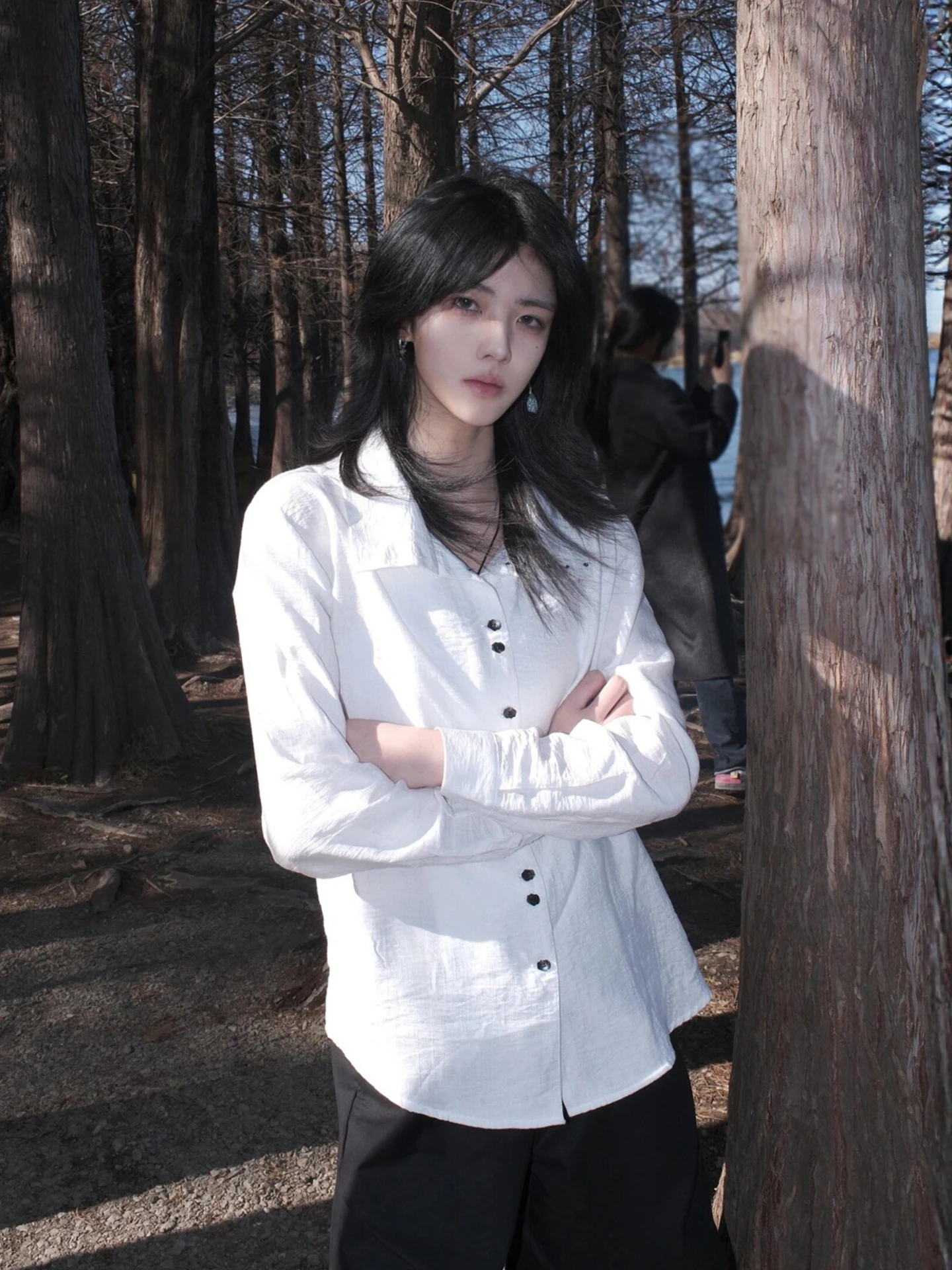 

Мужская и женская белая рубашка с длинным рукавом, весенне-летняя, тонкая, с защитой от солнца, верхняя одежда с множеством пуговиц, драпированная, дышащая.