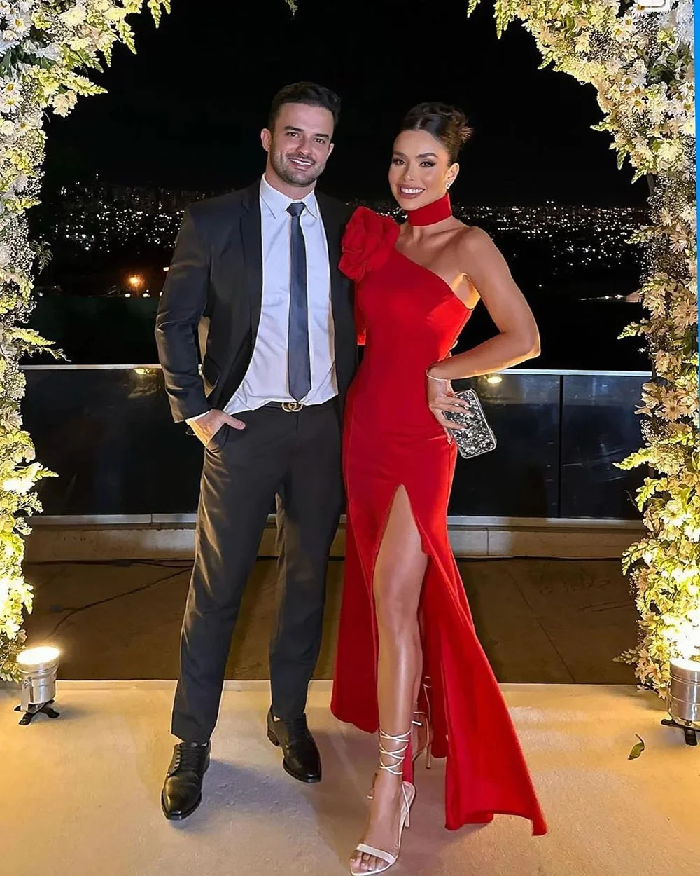 Luxurious Side Split Evening Party Dresses One Shoulder Mermaid Satin Floor-Length 2024 New Red Prom Dress Women with Flower