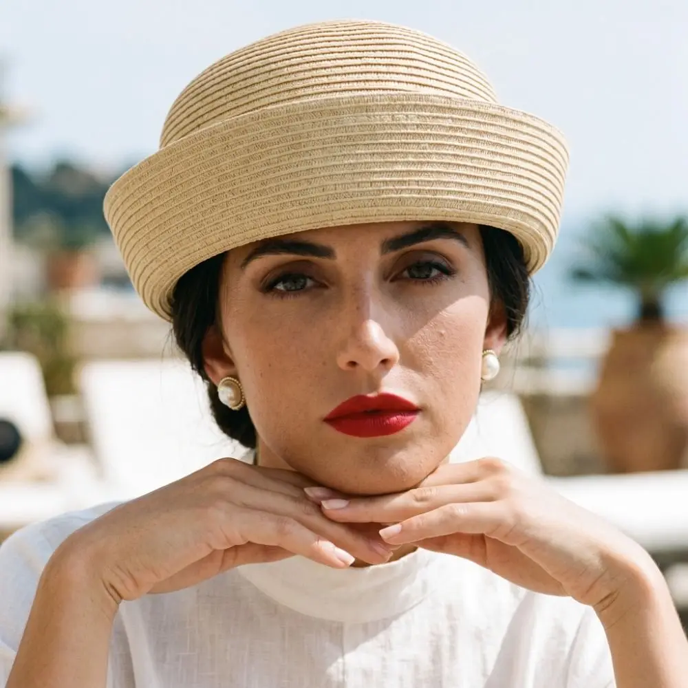 Fashion Elegant Straw Pillbox Hat Fedoras Classic Fedora Hat Teardrop Weave Medicine Box Hat Airline Uniform