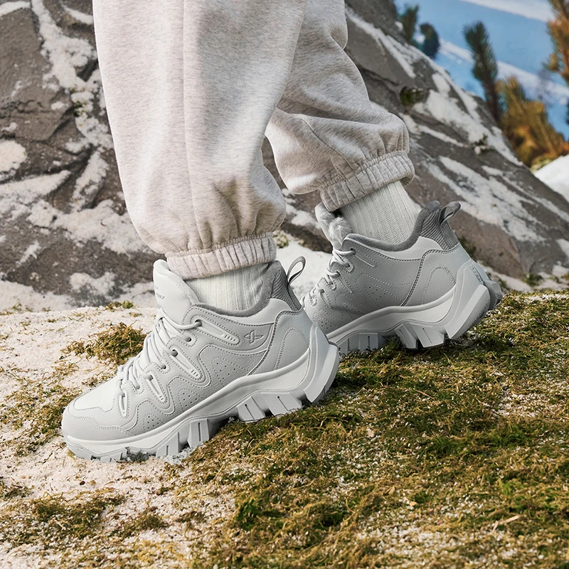 Xtep Chuan Xing Męskie Zimowe Buty Bawełniane Amortyzujące Miękkie Wygodne Wytrzymałe Podtrzymujące Treningowe Sneakersy 876419370003