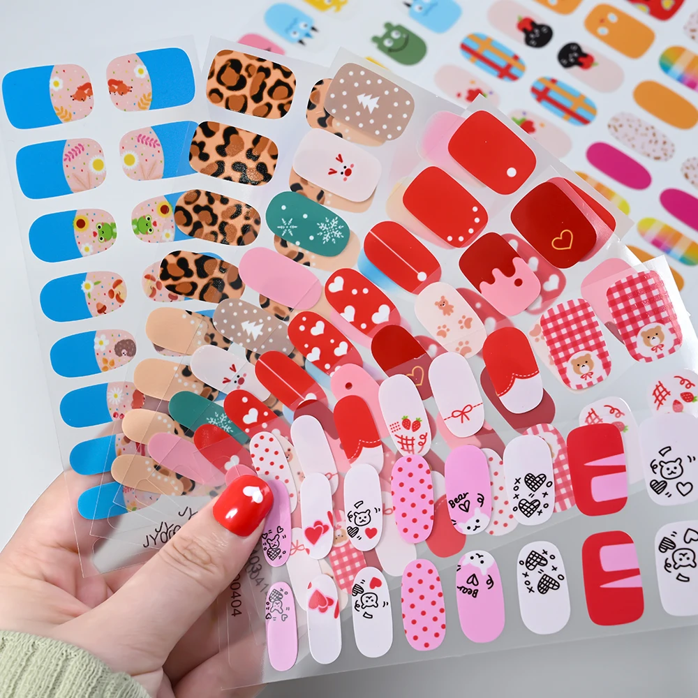 16 puntas de pegatinas de esmalte de uñas de dibujos animados, diseño de corazón, conejo, oso, monstruo, sin hornear, pegatinas para envolver decoración de uñas, pegatina colorida para uñas