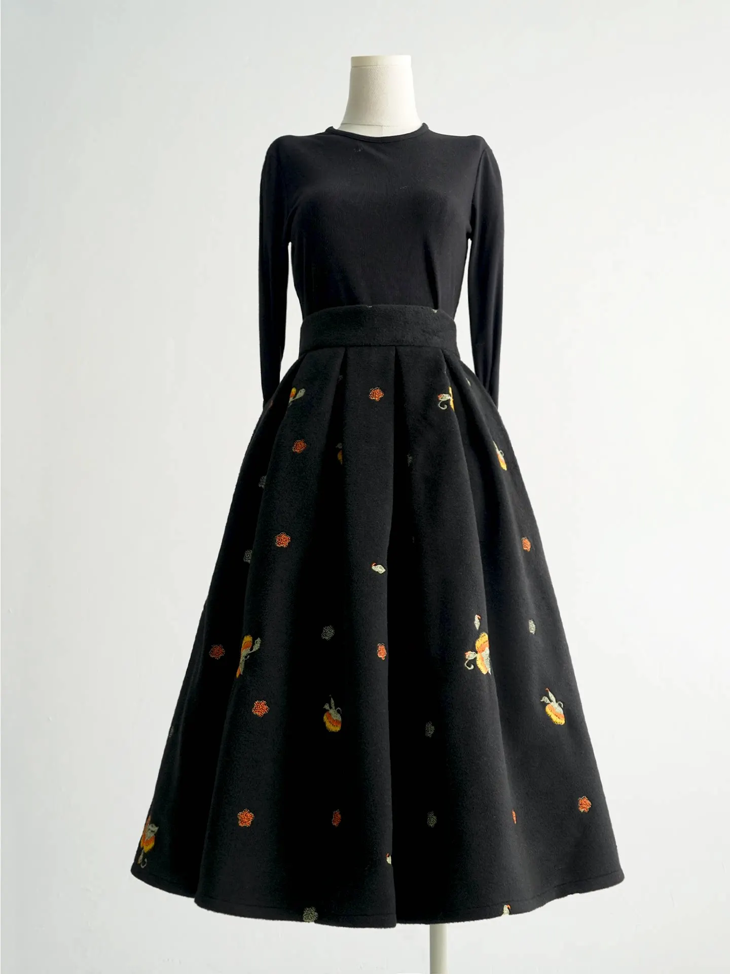 Preppy Style Vintage Black Embroidery Mid-long A-line Skirt All-match Autumn Winter High Waist Elegant Women Woolen Overskirt
