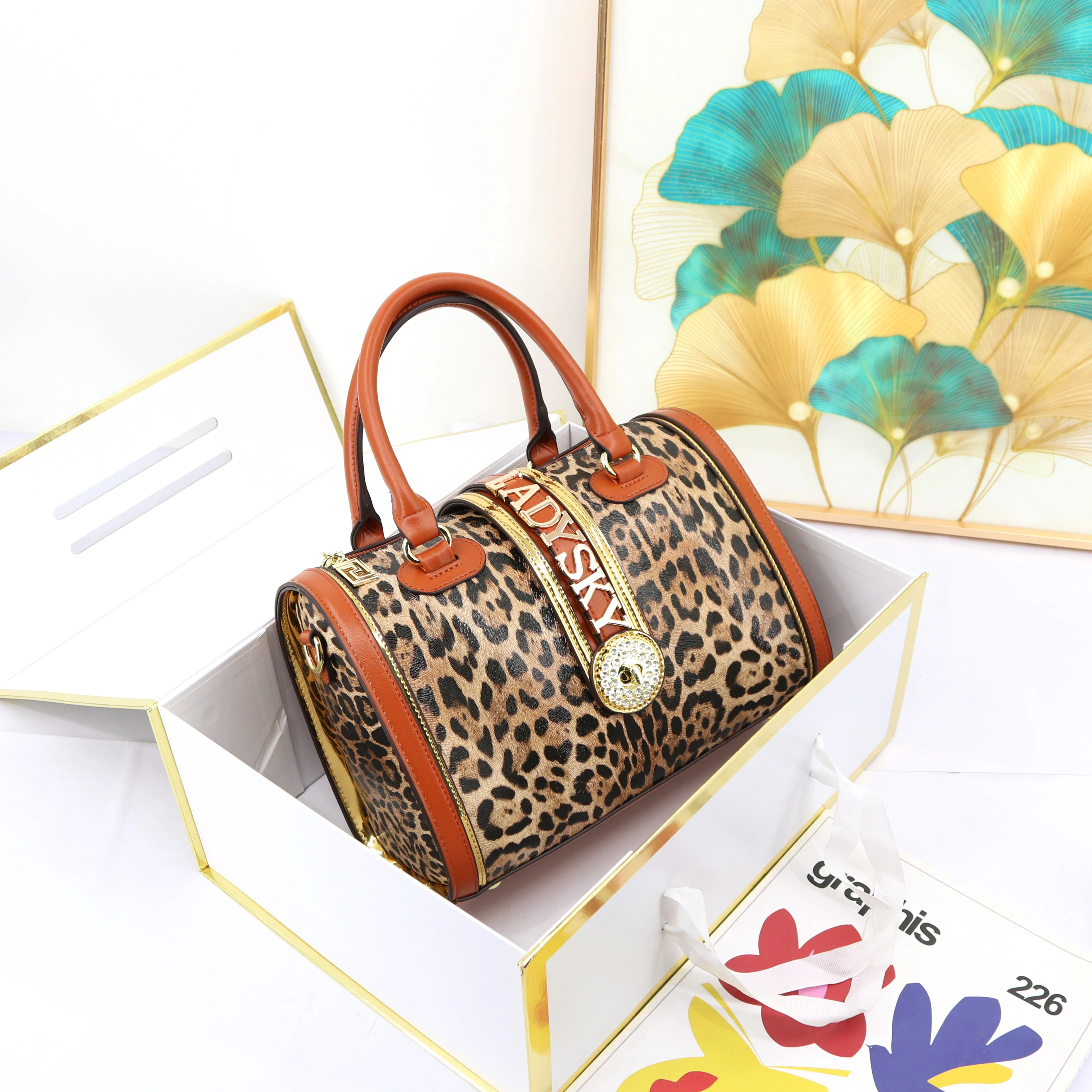 حقيبة يد عصرية من Ladysky للنساء، حقيبة نسائية ذات سعة كبيرة، حقيبة نسائية من أعلى المنتجات مع حرف معدني من مصنع جودة قوانغتشو