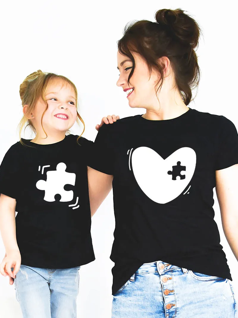 Heart Patch Mother Daughter Family Matching Outfits T-shirt  Women Besties Mom Me Tops Tee Girl Mommy Baby Clothes,Drop Ship