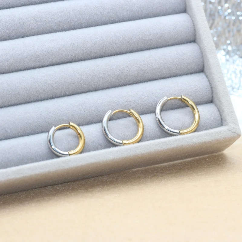 Edelstahl Kreisförmige 10 12mm Vergoldete Creolen Ohrringe Nicht Verblassend Allergiefrei Klassischer Schlichter Stil – Detail 4