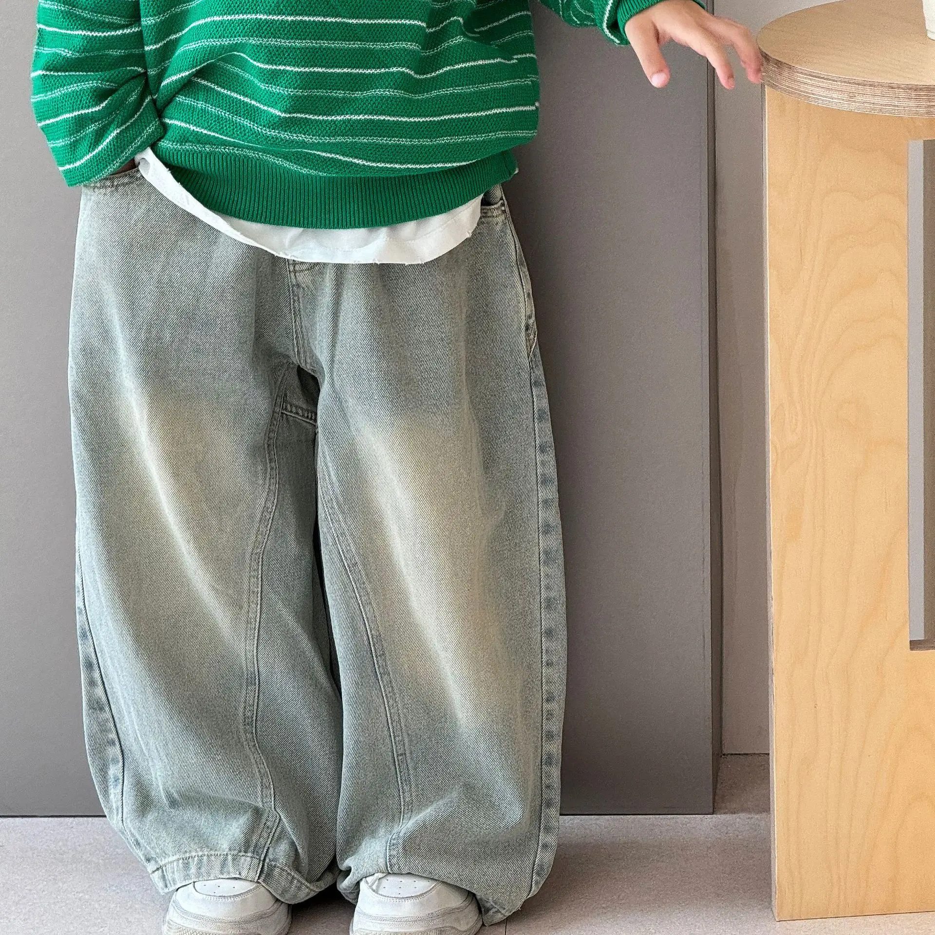 

Осень 202, потертые корейские свободные брюки для мальчиков, трендовые новые детские универсальные прямые джинсы в стиле ретро