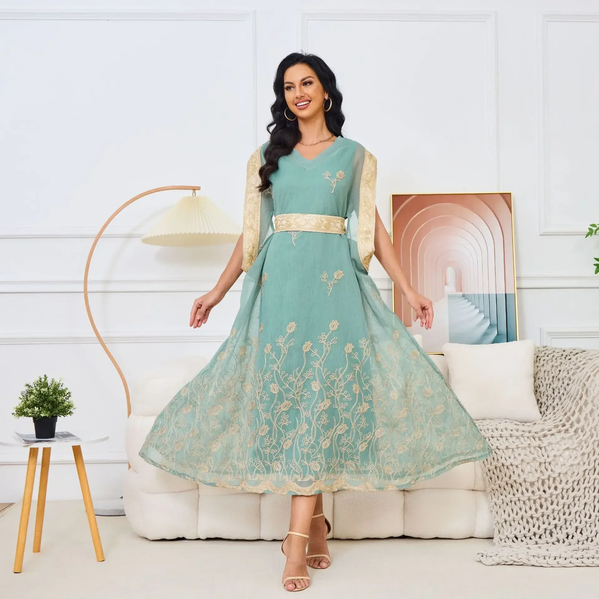 Elegant Sleeveless V-neck Dubai Abaya Vintage Embroidery Robe Muslim Abaya for Women Turkish Islam Clothing High Waist for Party