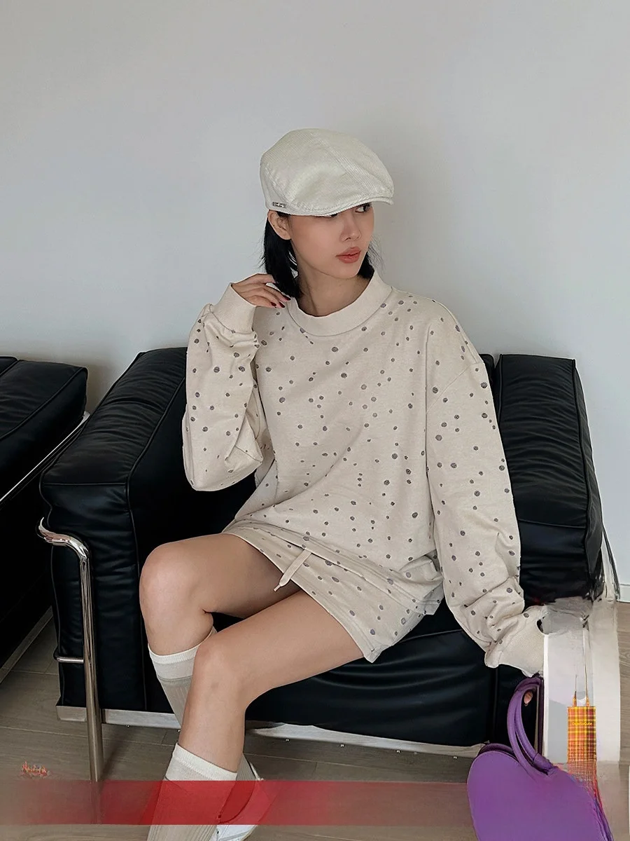 

Свободная удлиненная футболка с перфорацией, повседневная, для работы, модная, весенняя, стандартной длины, с круглым вырезом