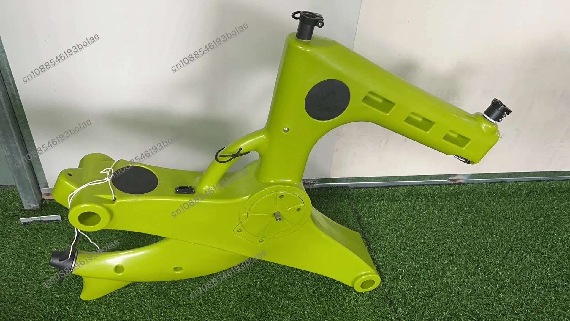 Water bike plastic and metal pedal stable and easy to install a variety of color frame