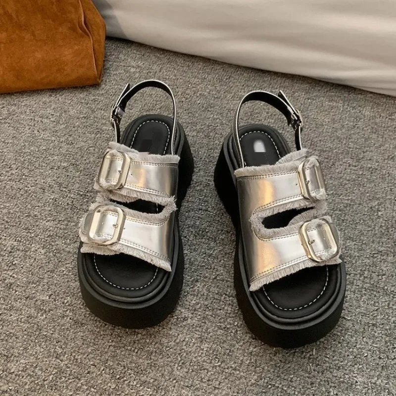 Thick Soled, Height Increasing, Straight Cut Sandals for Women's Summer Wear. 2026 New Fashionable and High-end Beach Shoes35-40
