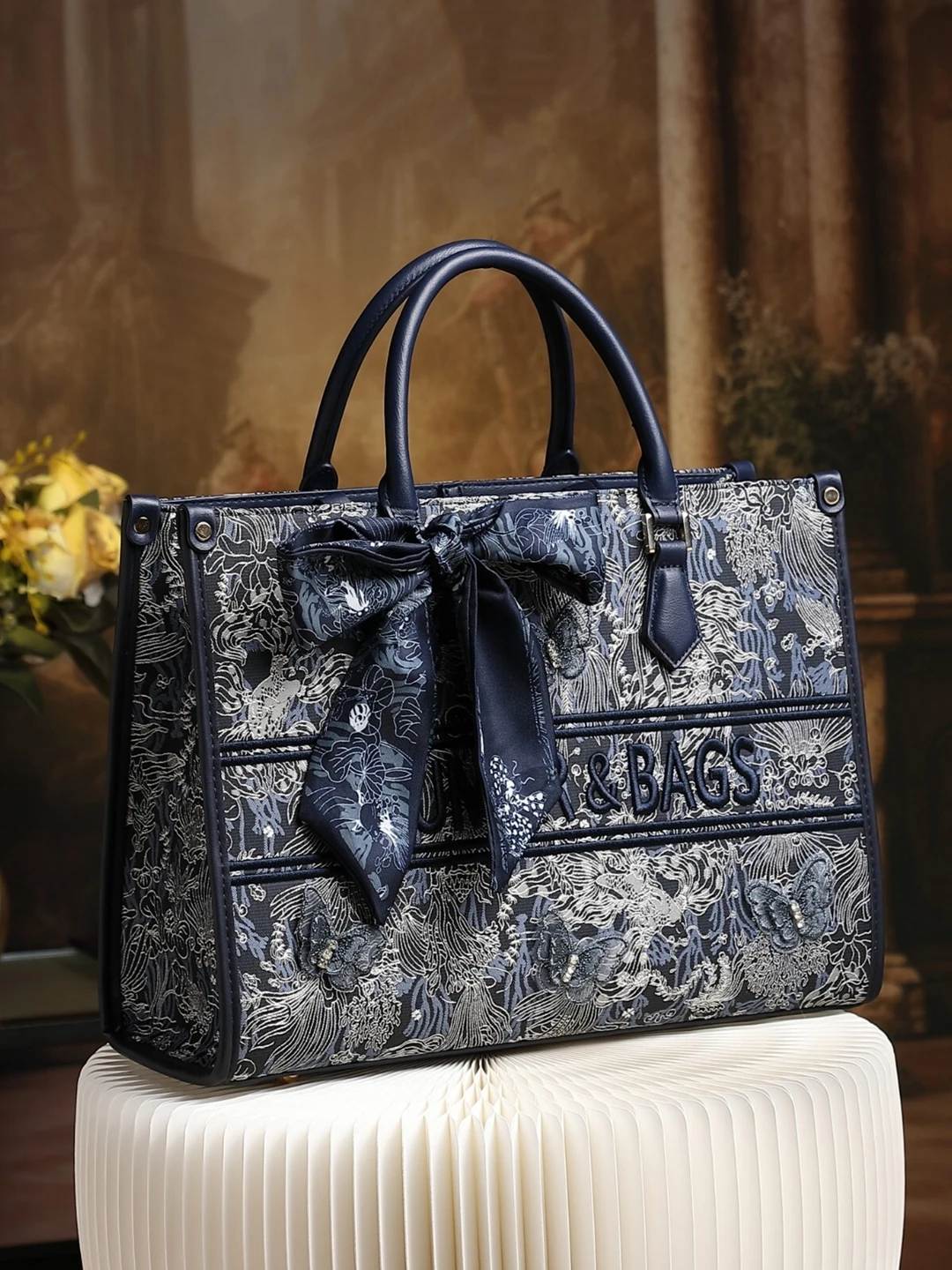 

Luxury Brand Large Capaci Women's Handbag Genuine Leather Embroidered Faionable Versatile Retro Artistic Sle Handbag