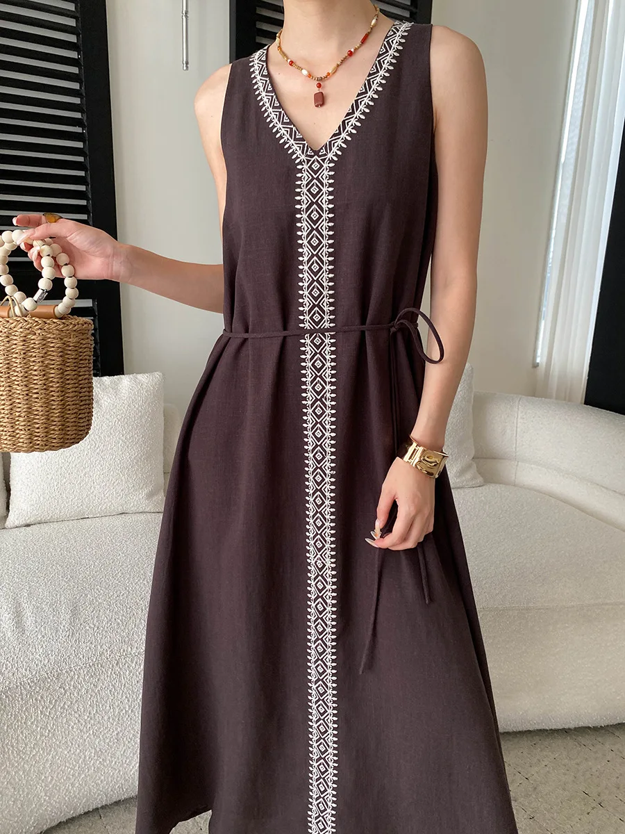 Frühlings- und Sommerkleid für Damen, lässig, einfarbig, V-Ausschnitt, Bohemian-Stil, bestickter Bund, ärmellos – Detail 12