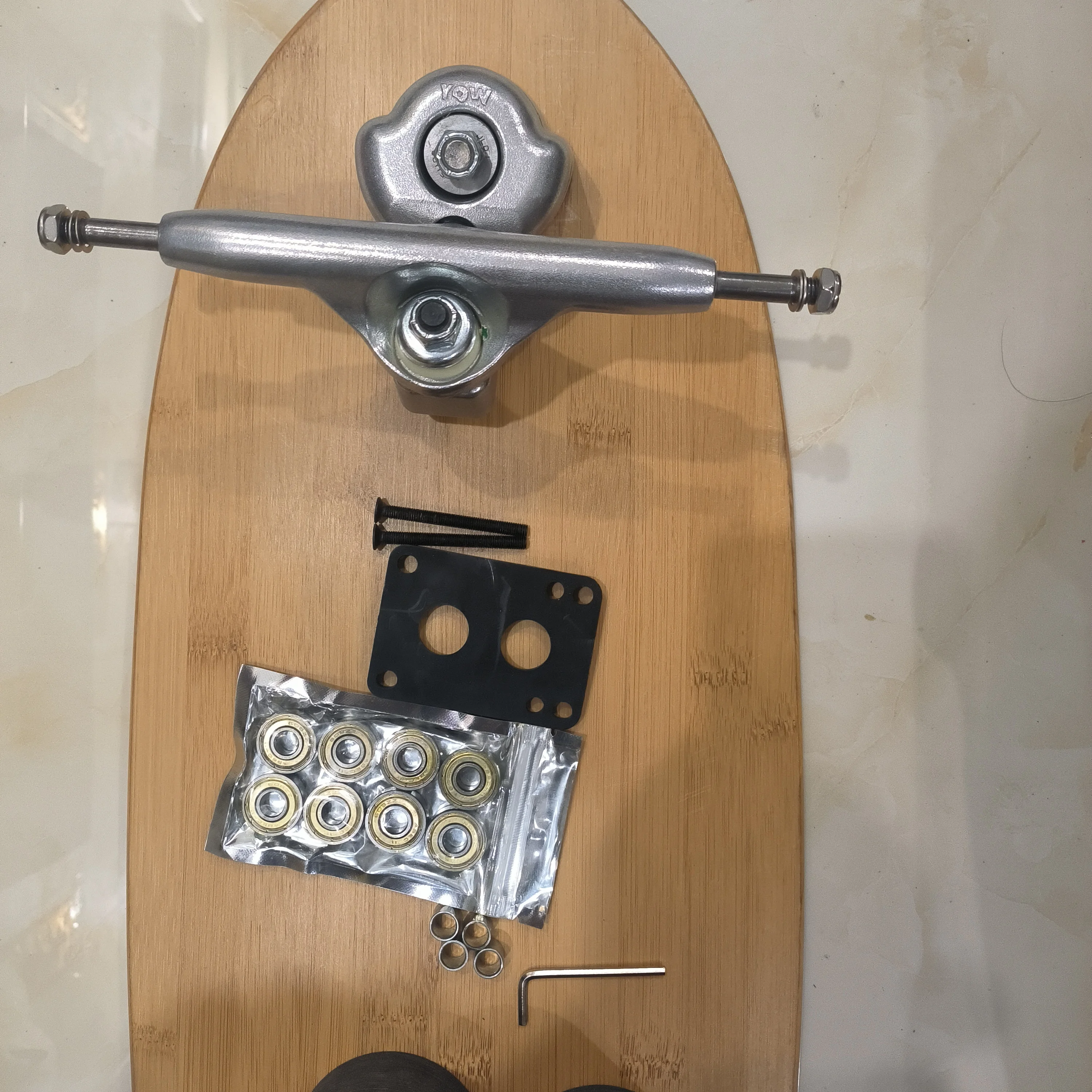 30 بوصة لتقوم بها بنفسك لوح تزلُّج على الأمواج غير مجمعة خشب القيقب الخيزران سطح السفينة S5 عجلات شاحنة تحمل شاحنة مجموعة لوح ركوب الأمواج الأرضي