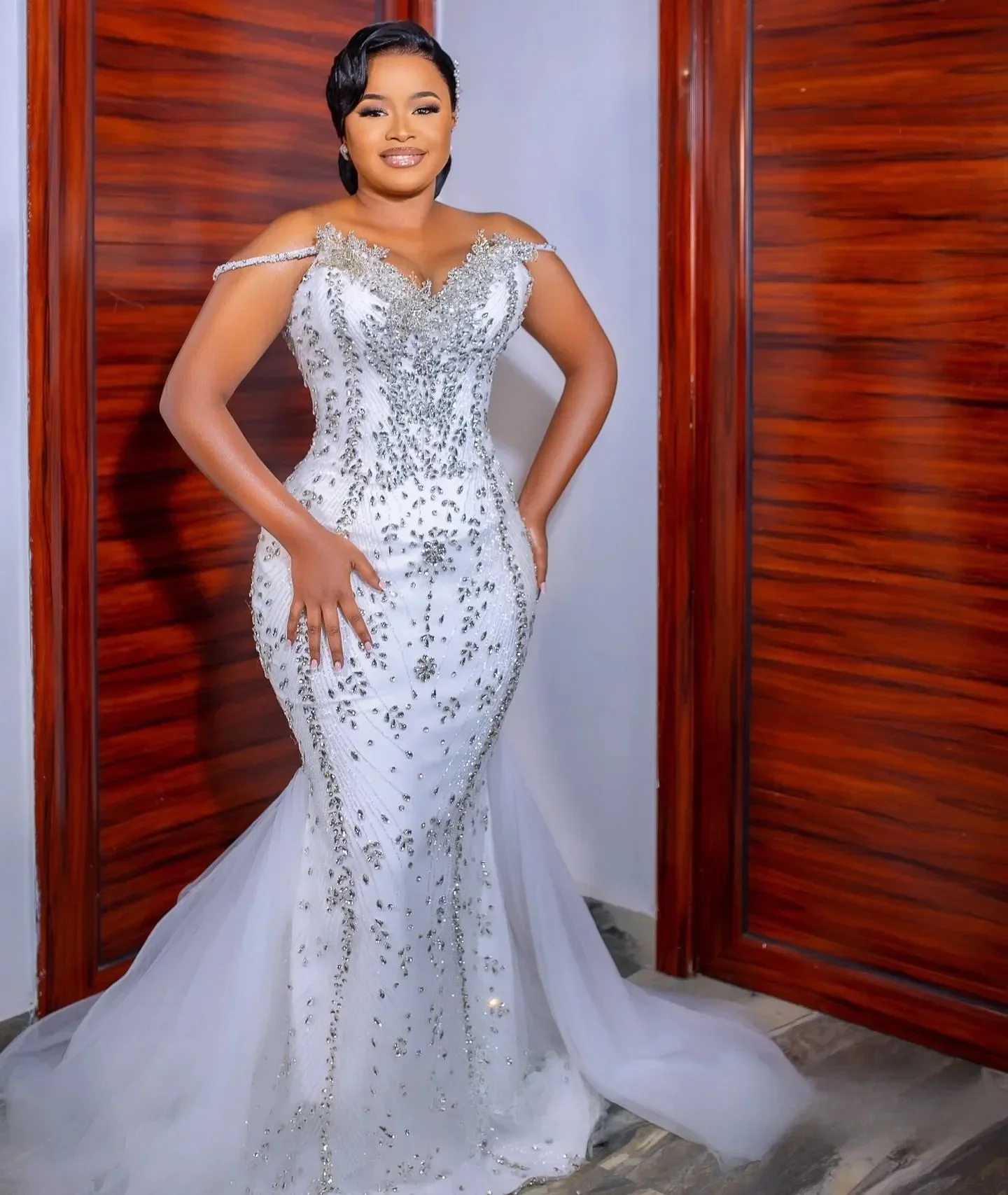 Customized Arabic Plus Size White Mermaid Wedding Dresses Rhinestones Beaded Luxurious Sequined Tulle Bridal Gowns Dress