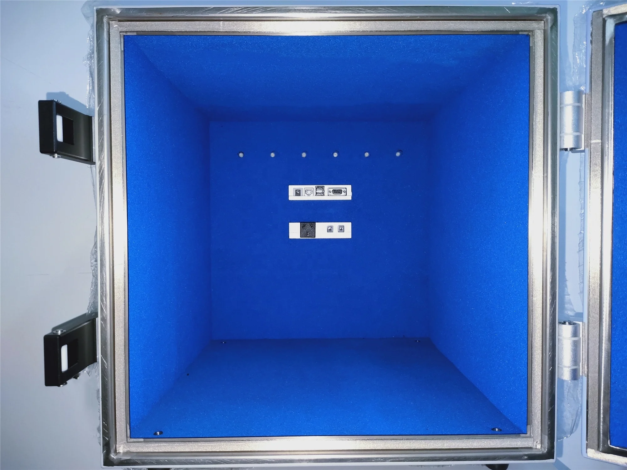 Scatola di schermatura RF manuale da 0,5-8 ghz Emi Wifi 5g Gsm 6G Bluetooth per test di telefoni cellulari Scatola di protezione RF