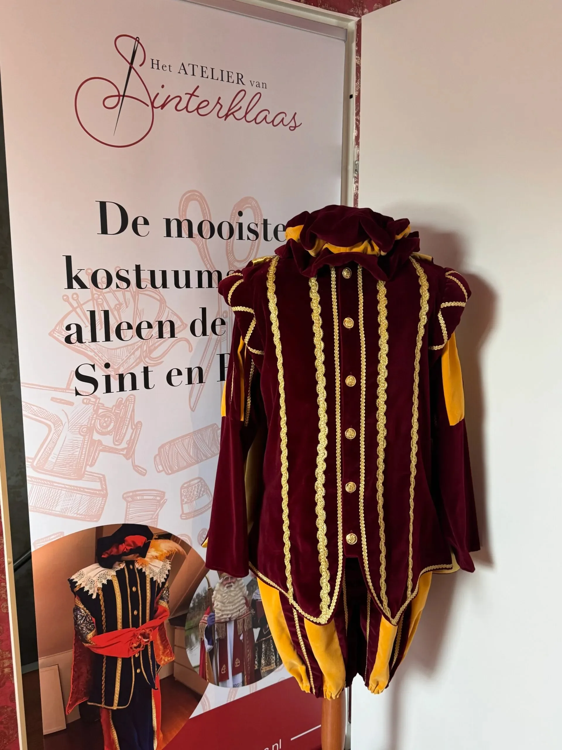 15e-16e eeuwse middeleeuwse Renaissance Tudor nobele prins kostuum fluwelen baljurk Europese hofkoningen Henry outfits op maat