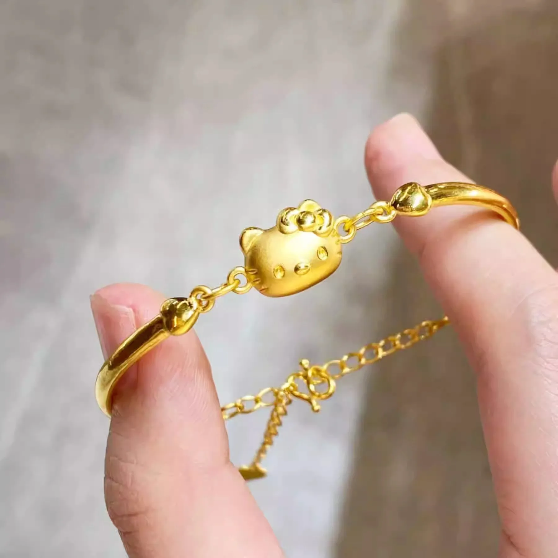 Pulsera de dibujos animados de Hellos Kittys, pulsera ligera de lujo de alta gama de oro completo con campana, regalos de joyería de mano con temperamento para chica caliente