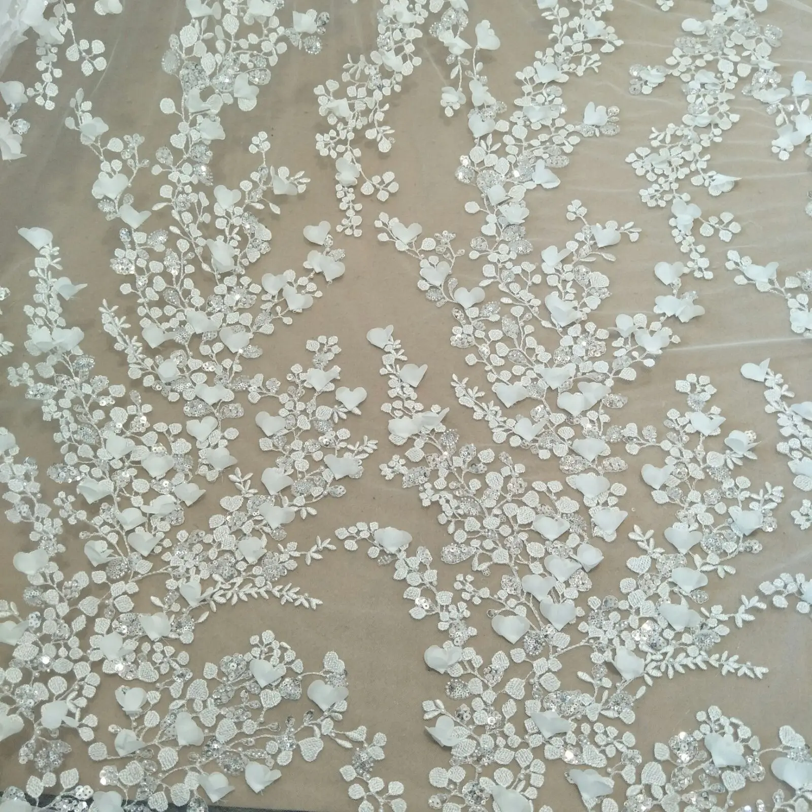 Koronkowa tkanina ślubna o szerokości 130 cm koronkowa tkanina suknia w kwiaty 3D koronkowa tkanina na suknię sprzedawana na podwórku