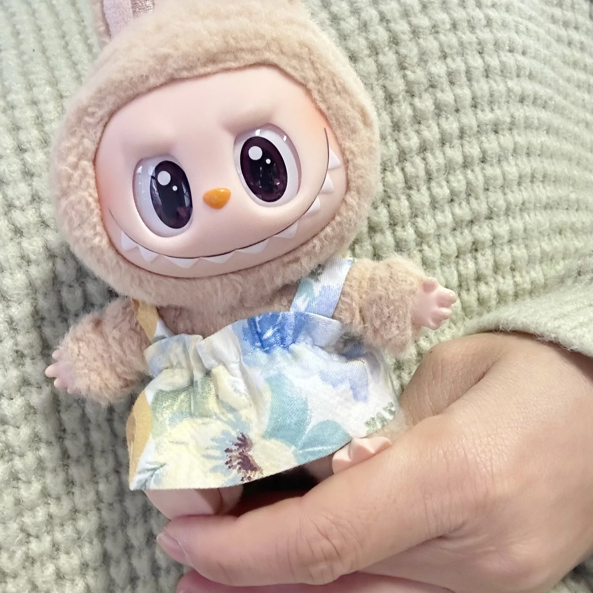 17 cm Plüsch Puppenkleidung Das Monster Labubu Outfit Zubehör Kleidung DIY Kinder Geschenk YE18B