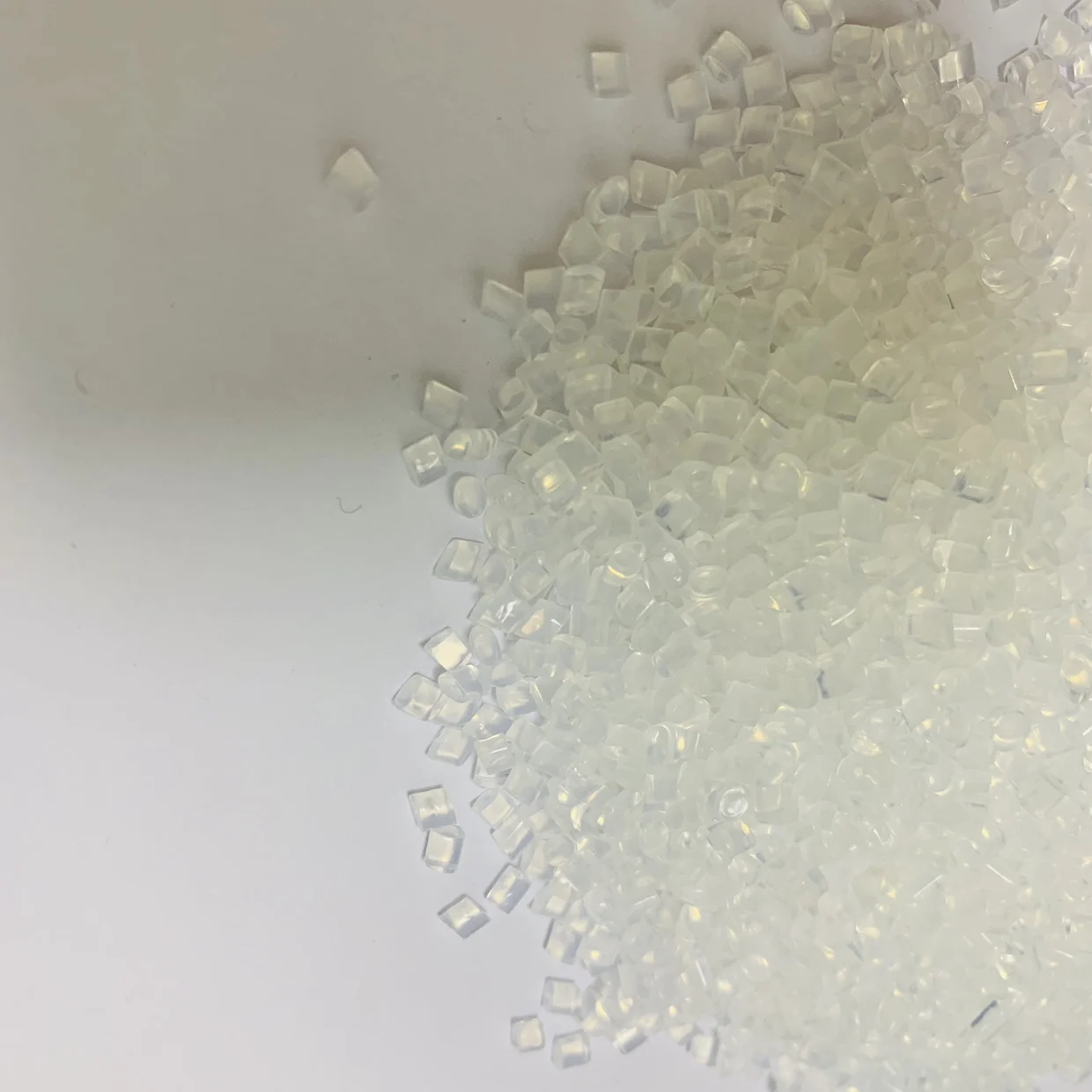 غراء الكيراتين الإيطالي الحبوب صمغ يسيح بالحرارة حبيبية لون أبيض شفاف 20 جرام/100 جرام/وحدة لتطويل الشعر مسبق الربط على شكل حرف U