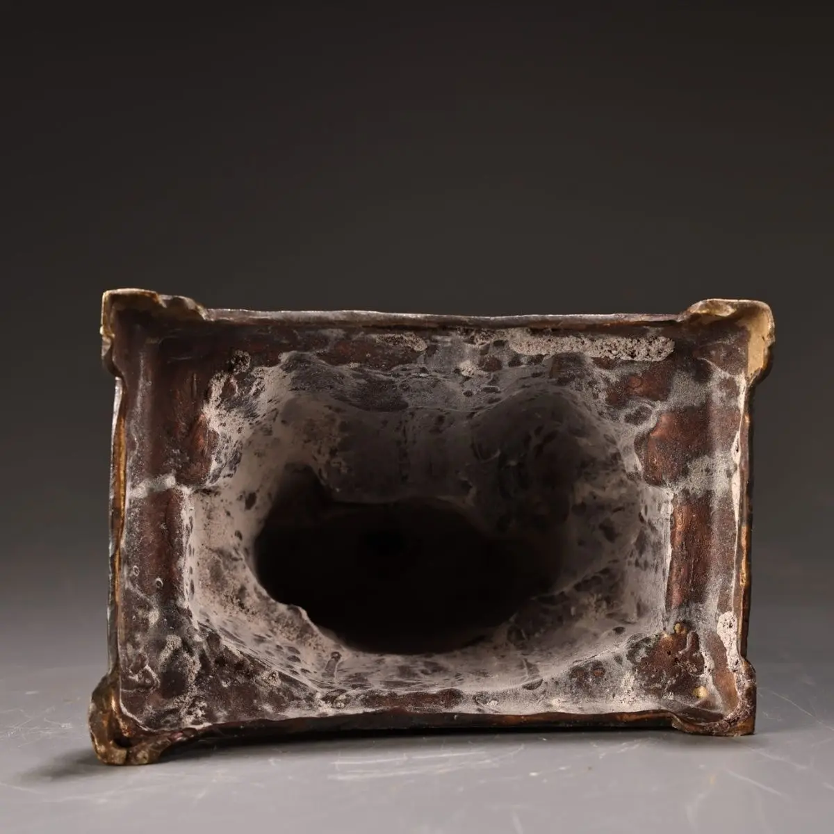 Treasure pure copper high relief chisel engraved with mud gold Wenchang Emperor weighs 650 grams, is 23 cm high and 12 cm wide