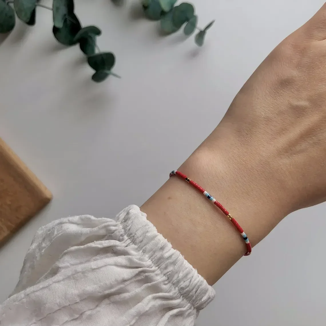 Miyuki-Armband für Damen, minimalistisches, dünnes Perlenarmband, stapelbar, Freundschaftsschmuck, Strand-, Sommer-, handgefertigtes Boho-Armband. – Detail 7