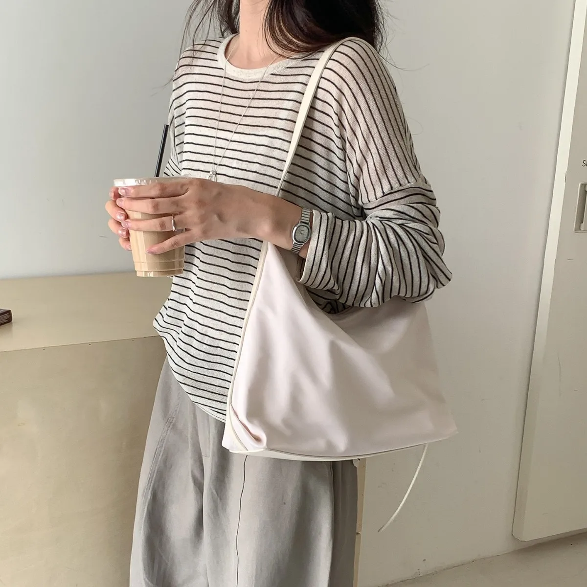 

Versatile Shoulder Crossbody Bag Casual Fashion 2025 New Luxury Design Simple Tote Bags Commuting Handbag Women Large Capacity