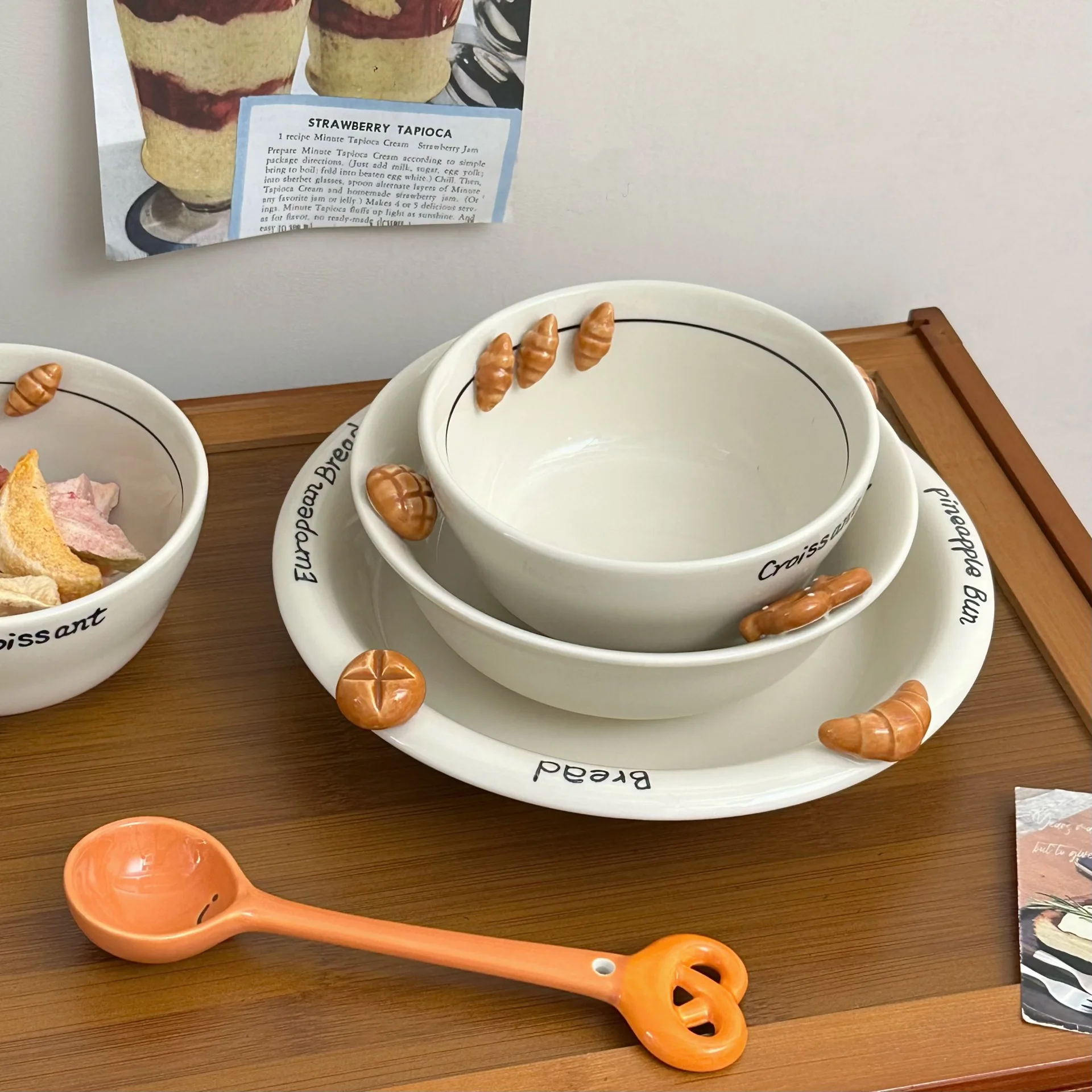 

Набор керамических чаш с тиснением Pretzel Croissant, высококачественная посуда, милая тарелка для рисовых десертов и макарон