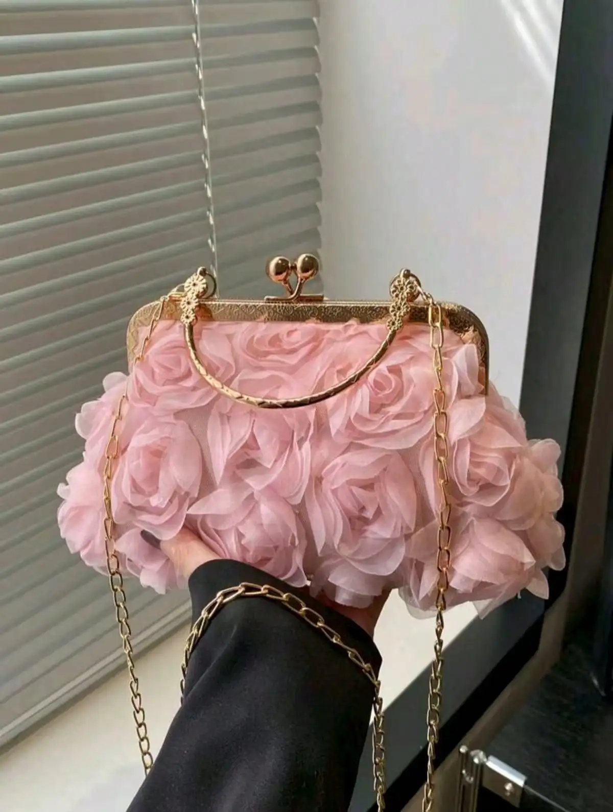 

2025 Новый клатч с цветочной цепочкой - модная женская вечерняя сумка через плечо/сумка через плечо (случайный цветочный)