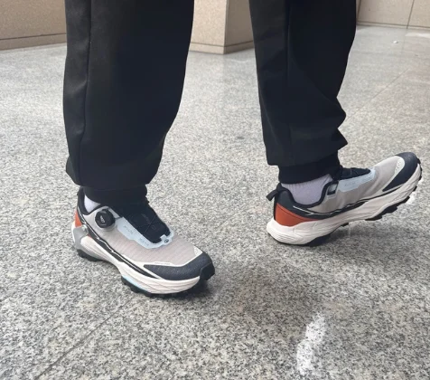 2025 Hot Sale Running Trainers Designer Athletic Walking Shoes 36-46 Mens Womens Comfortable Non-Slip Walking Joggers