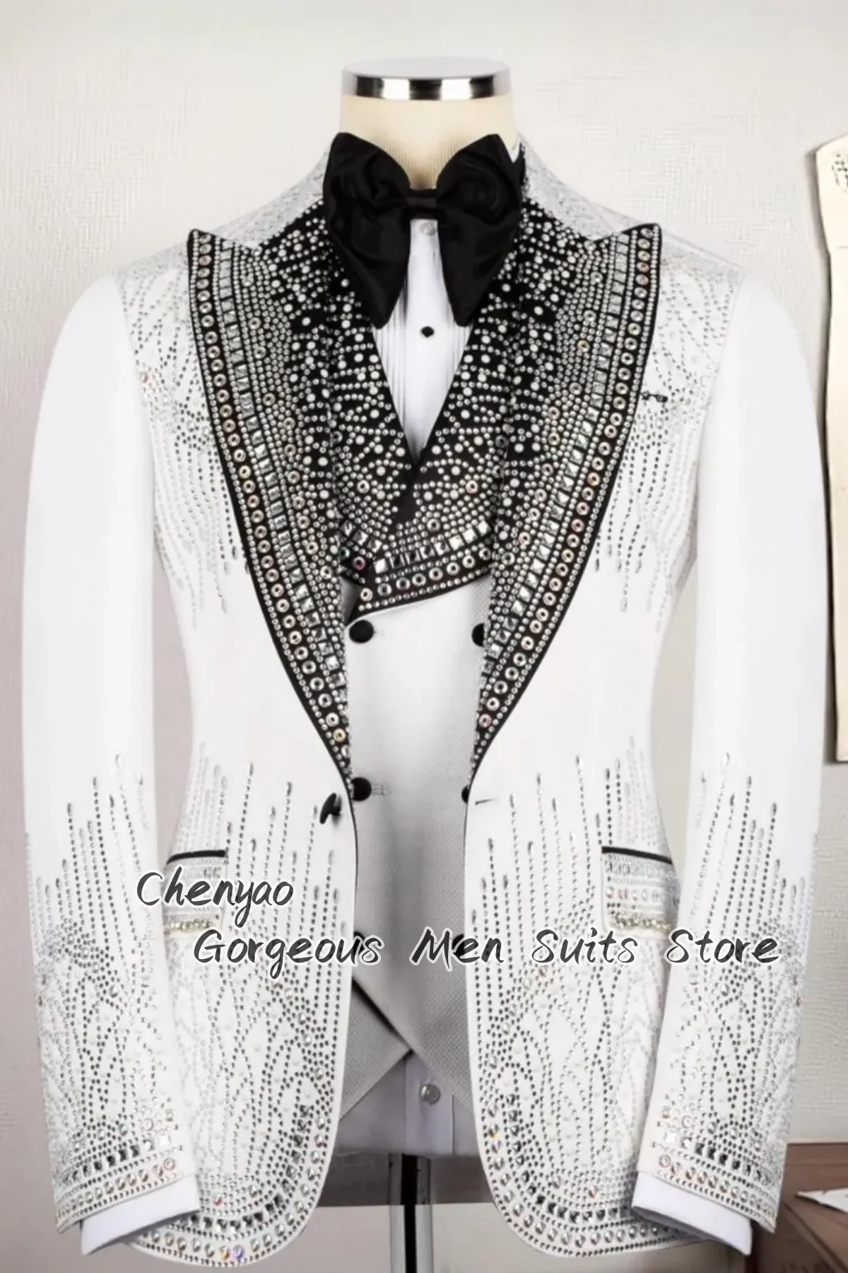 

High End Crystal Bead Handsome Men Suits Customzied Slim Fit Peak Lapel Groom Wedding Tuxedos Prom 3 Pcs Sets trajes para hombre