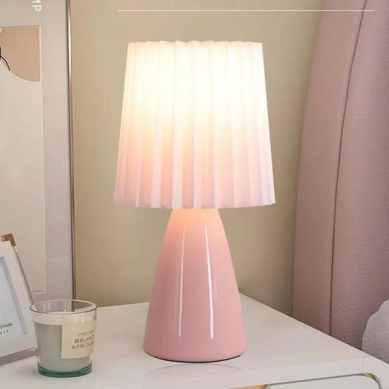 

Creative high-value bedside atmosphere bedroom decoration pleated lamp
