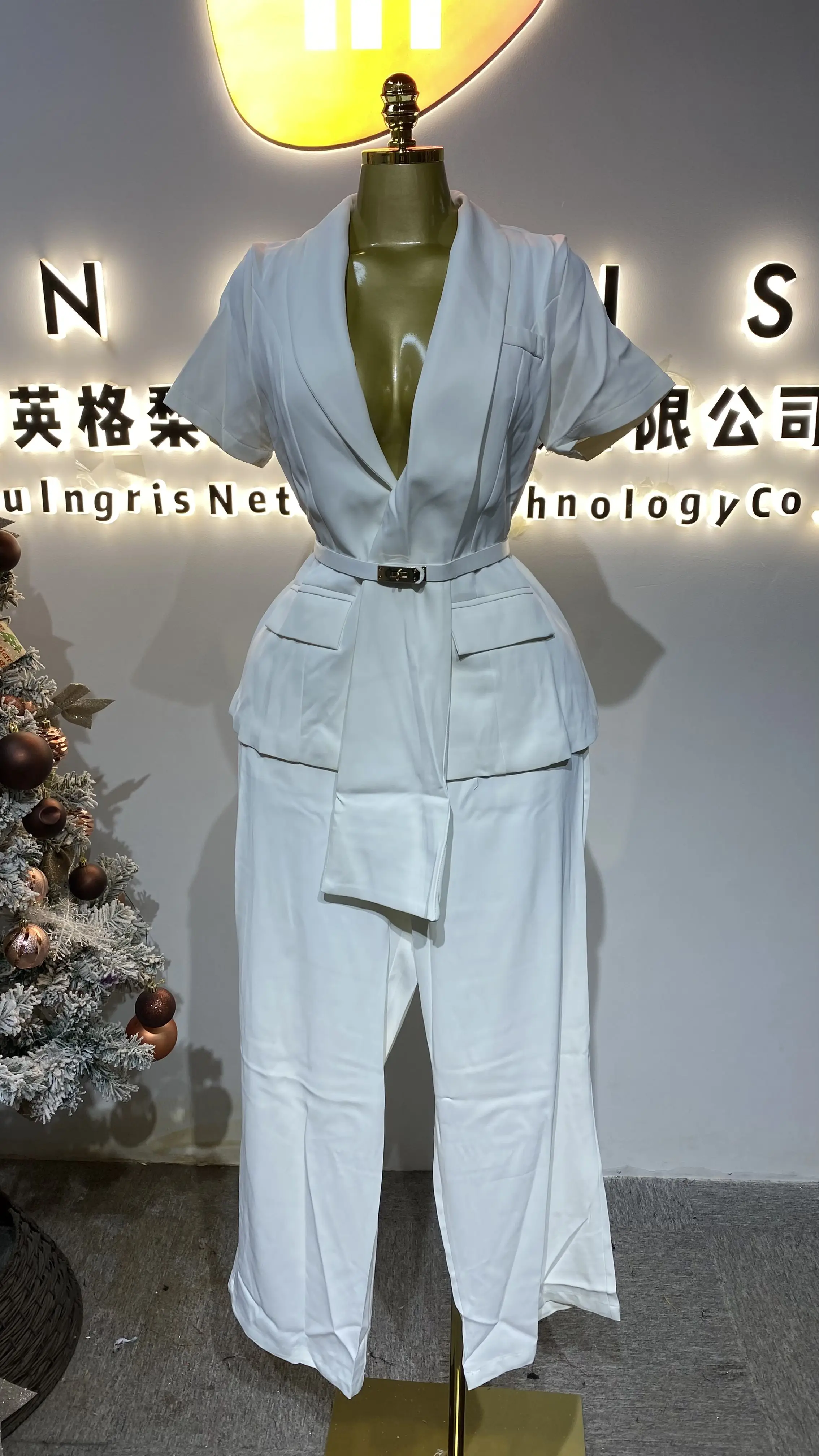 

2026 Spring New Arrival Elegant High-End Polyester V-Neck Short-Sleeve Solid Color Slim Fit-GZXX603