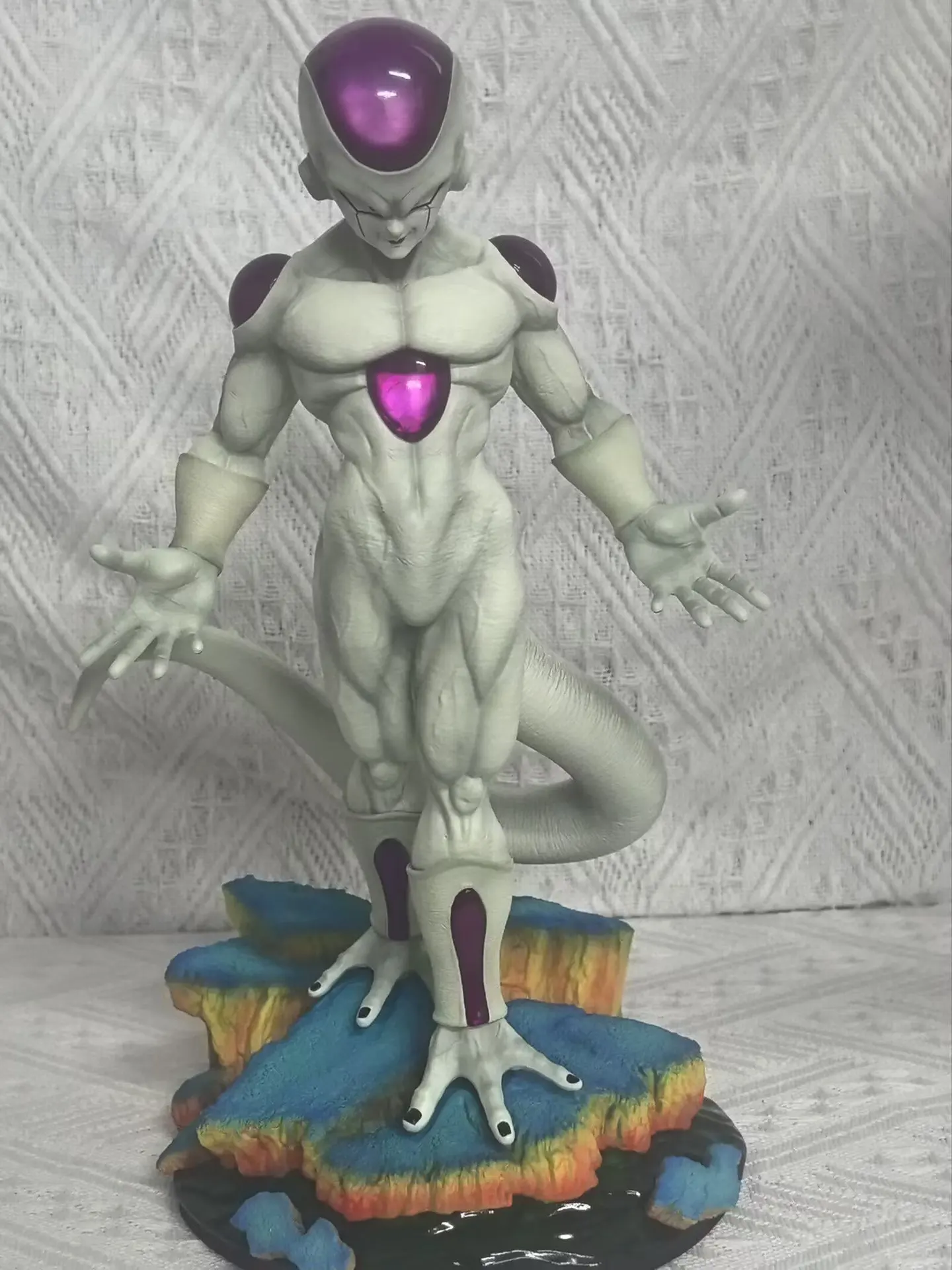 

28cm Dragon Ball Namek Planet Universe Emperor Frieza Standing Hands Spread Pose Anime Figure Model Statue Gift