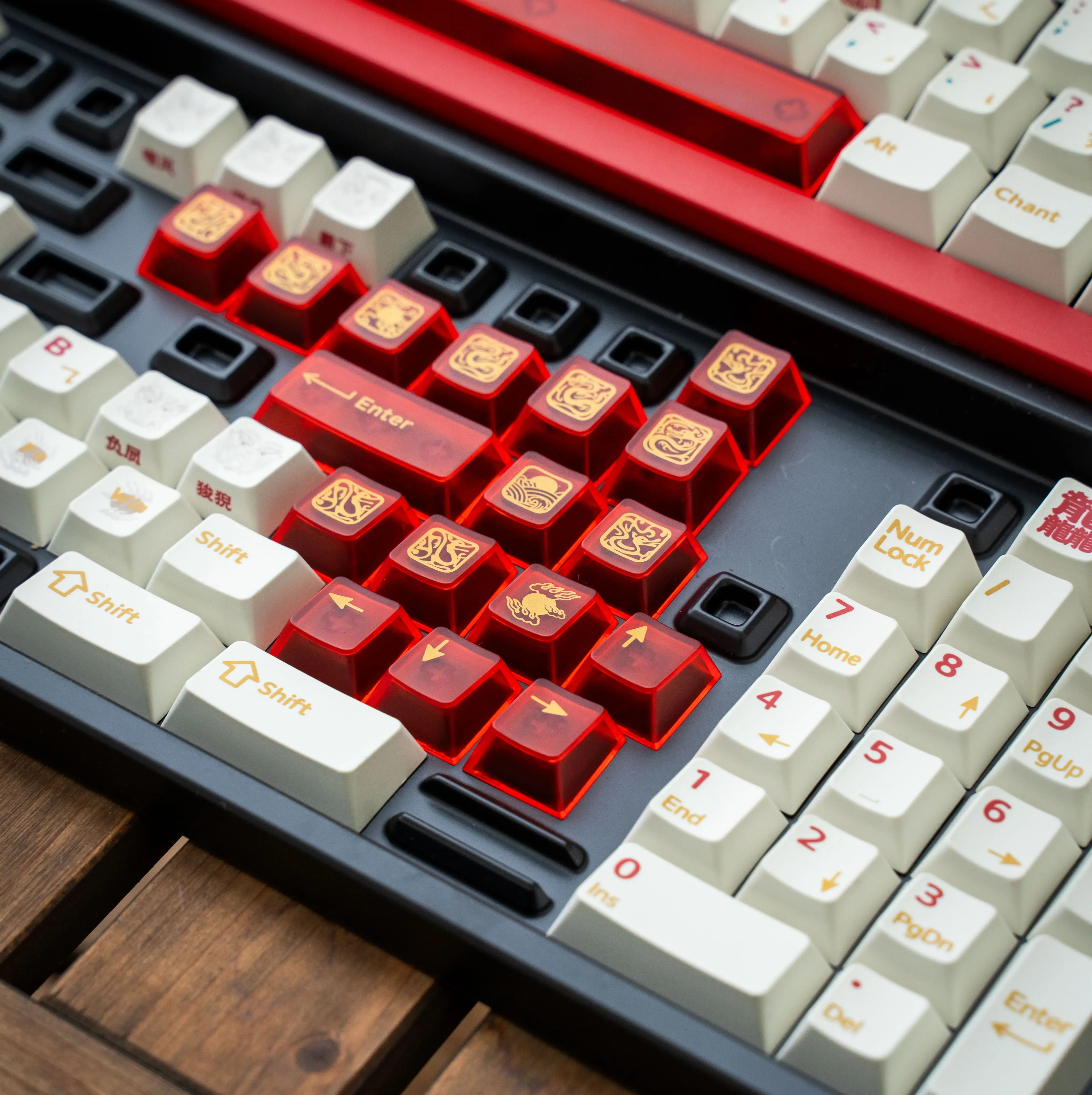 

Longxing Original Year of the Dragon Red Keycap PBT + PC Personality
