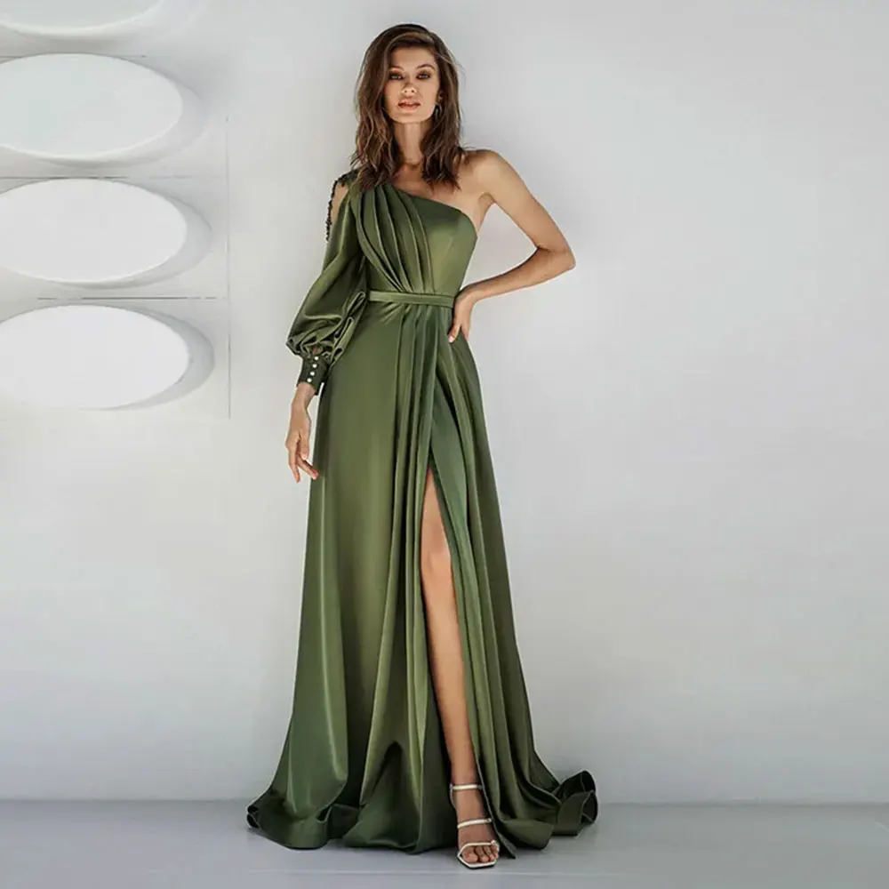 

2024 Green One Off Shoulder Evening Dresses Side Slit Prom Gowns Puff Long Sleeves Pleated A Line Arabic Dubai Formal Vestidos