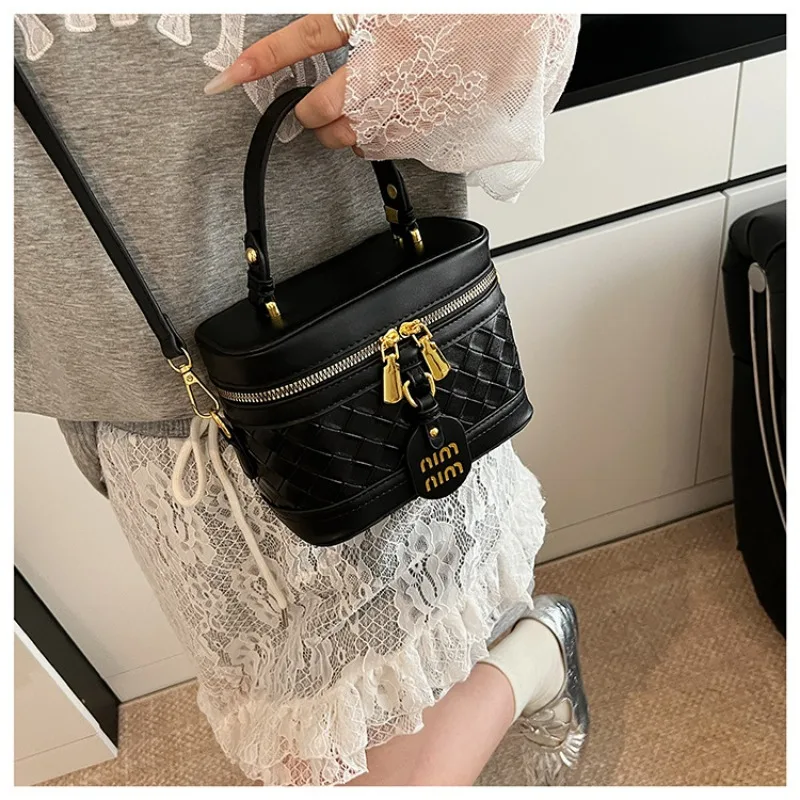 

2025 New Women's Niche Street Fashion Bucket Bag - Plaid Printed Small Square, Stylish Versatile Crossbody for Daily Casual Use