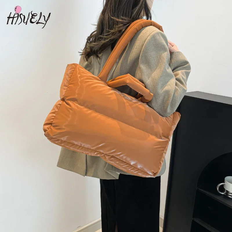 

2025 Fashion Large Tote Padded Handbags Designer Quilted Women Shoulder Bags Luxury Nylon Down Cotton Crossbody Bag Winter Purse