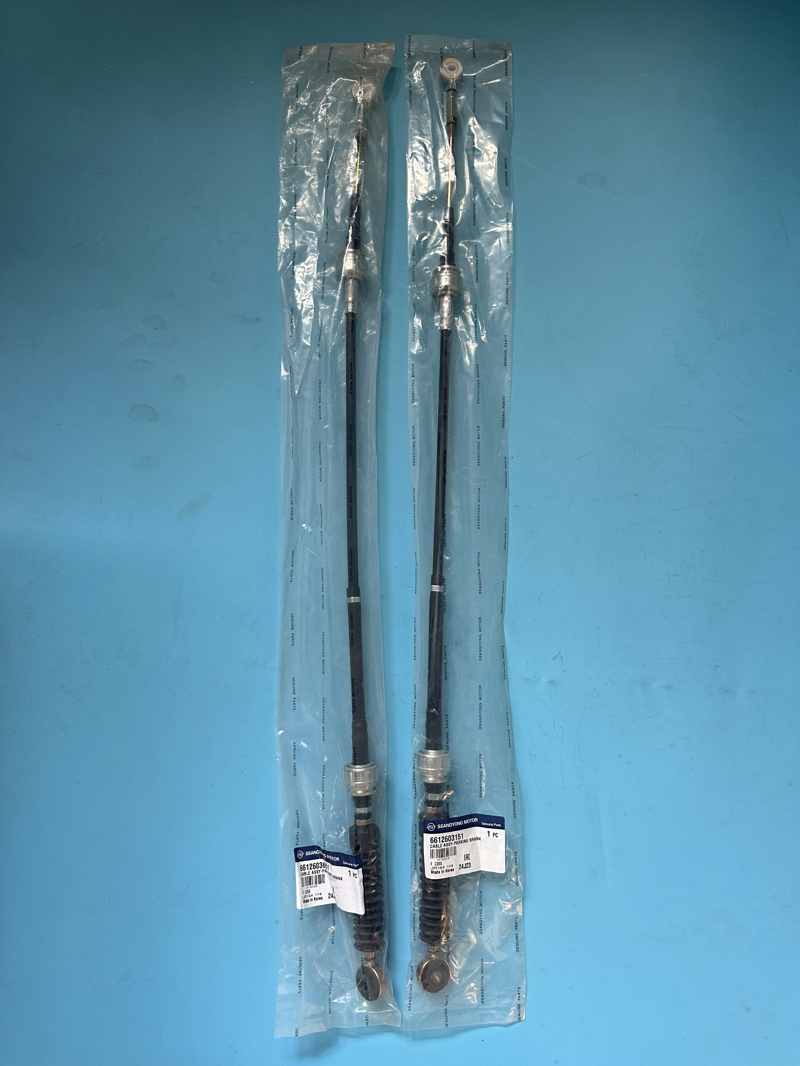 

Select Cable Left 6612603151 L=460 Right 6612603651 L=405 For Ssangyong MB100 Istana