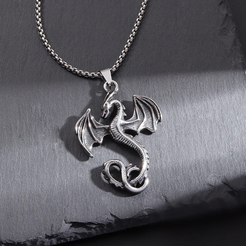 

Vintage Classic Game of Thrones Cologne Stainless Steel Pendant Necklace Mens Biker Rock Punk Party Favor