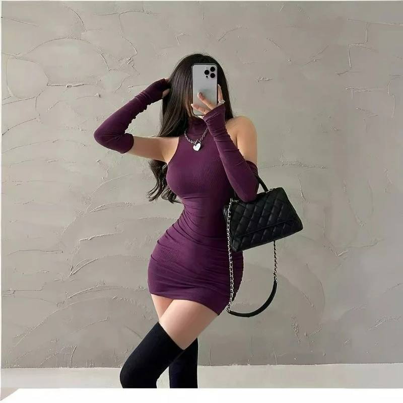 

Модное сексуальное однотонное платье с высоким воротом Spicy Girl Tight Pure Desire Стиль висячей сумки на шею Хип-юбка 2026 Весна Лето