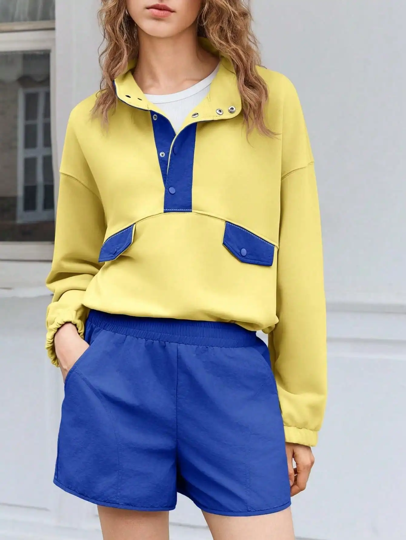 

Женская одежда из двух предметов, повседневный свободный комплект для отдыха, толстовка Y2K с цветными блоками и шорты для бега, осенний уличный спортивный костюм