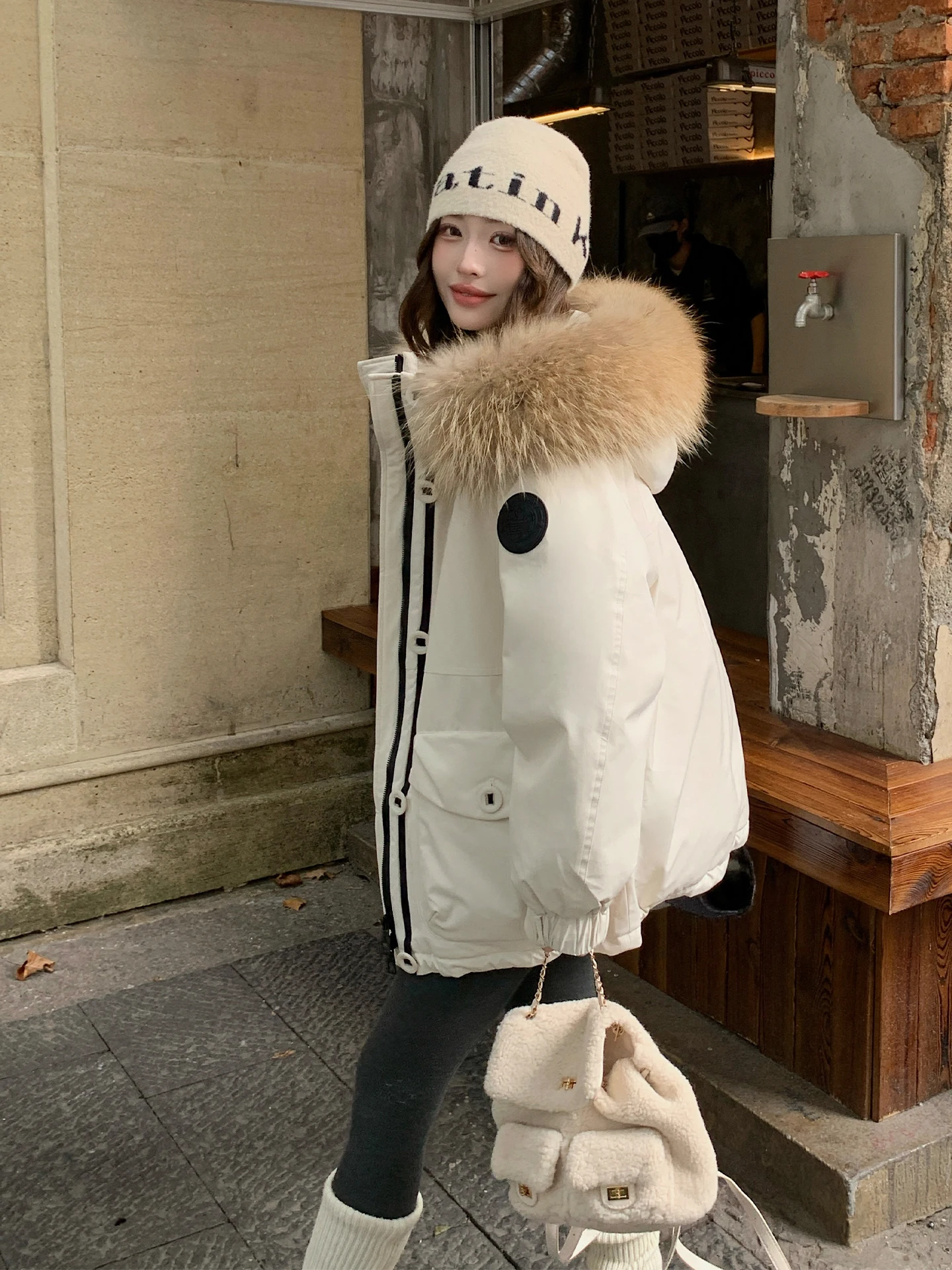 

Новая зимняя утепленная женская парка средней длины с большим меховым воротником, теплая, белая, на пуху, верхняя одежда