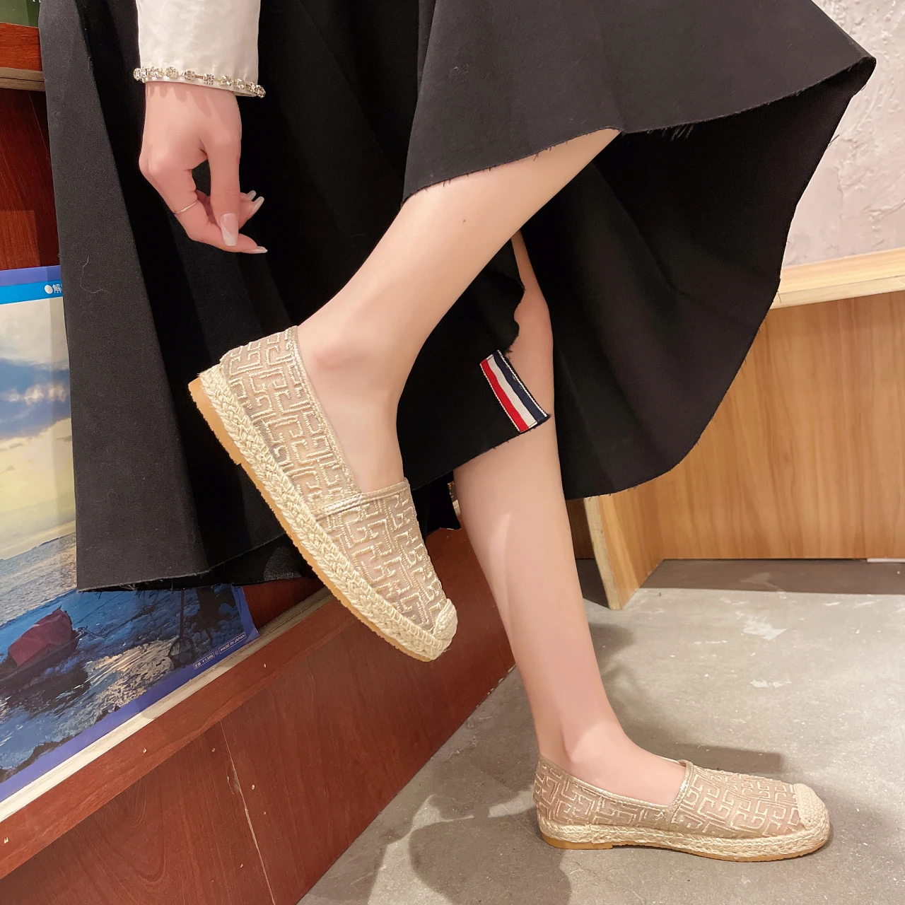 Elegent Flax Breathable Mesh Canvas Espadrille Flats Comfortable Women Elegent Weave Embroidery Pattern Designer  Espadrille