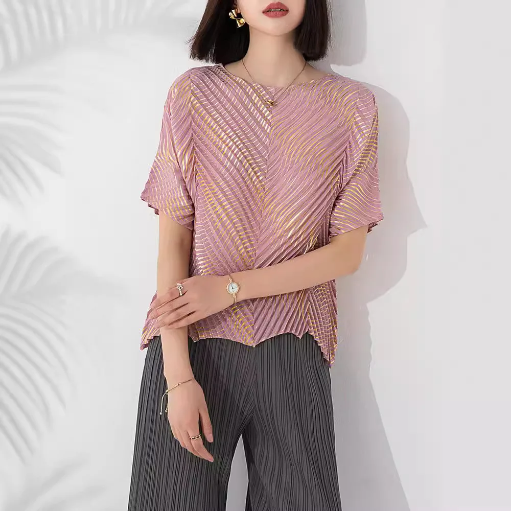 

Miyake Style 2024 New Summer Style Irregular Design Bronzing Top V-pleat Short-sleeved Round Neck Casual Versatile Women T-shirt