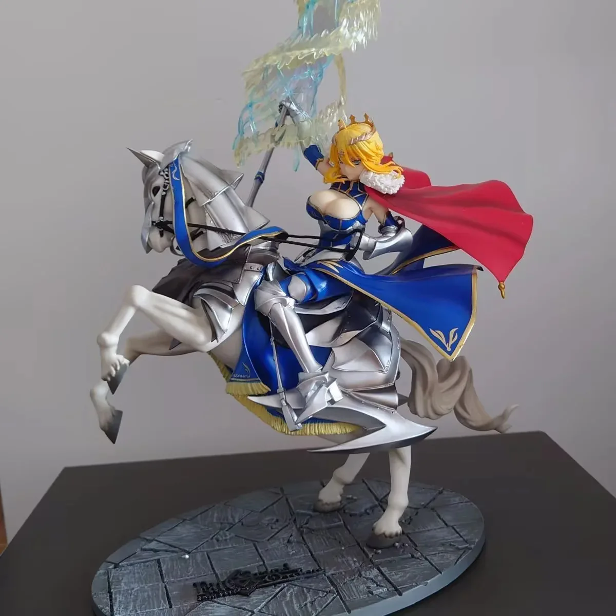 figura-del-re-leone-bianco-in-scala-1-6-30cm-modello-da-collezione-lancer-artoria-pendragon-giocattolo-regalo