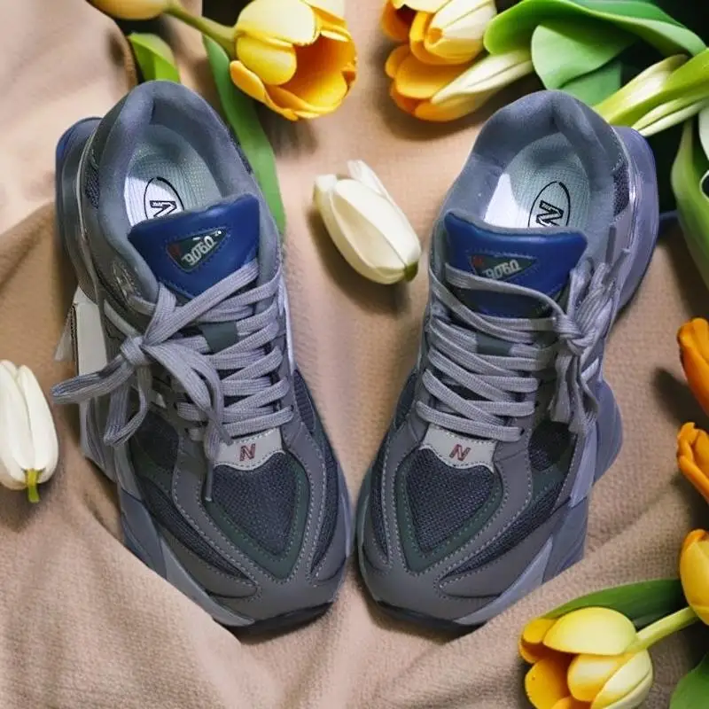 

Shock - absorbing running shoes, tech midsole, good for runningsneakers women